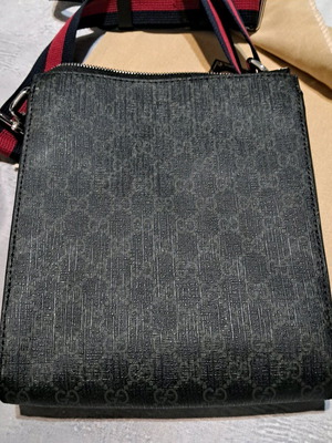 Gucci τσάντα messenger/ώμου ανδρική σαν καινούργια, μαύρο και γκρι