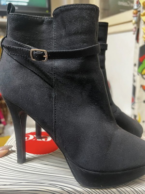Black H&M Ankle Boots Size 38 Like New With High Heels