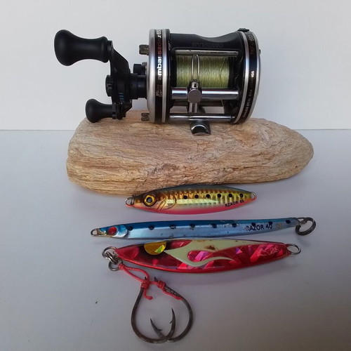 Abu Garcia Ambassadeur 6500C Syncro High Speed fishing reel like new with 3 lures