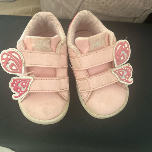 Puma kids shoes size 20 pink, like new