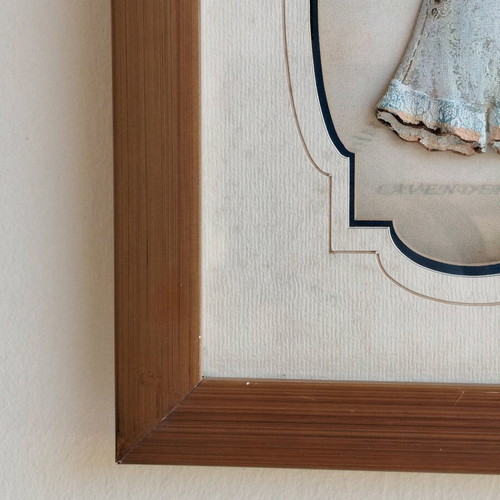 Bust frame handmade in Renaissance style new