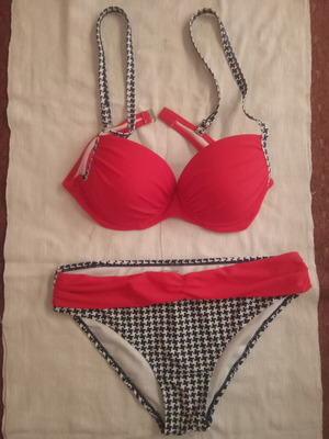 Swimsuit like new, size M, red