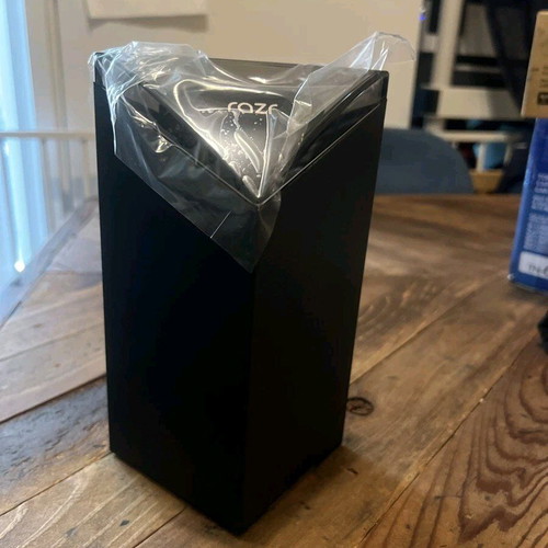Motorola Razr XT2000-2 2019 like new, black, with Spigen case
