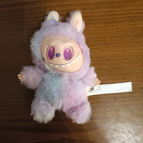 Labubu like new in light colors