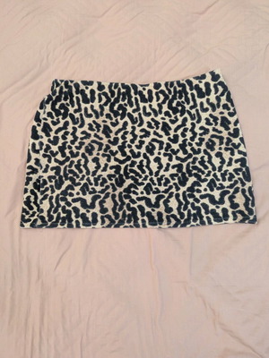 Zara mini skirt like new, black and beige, size M