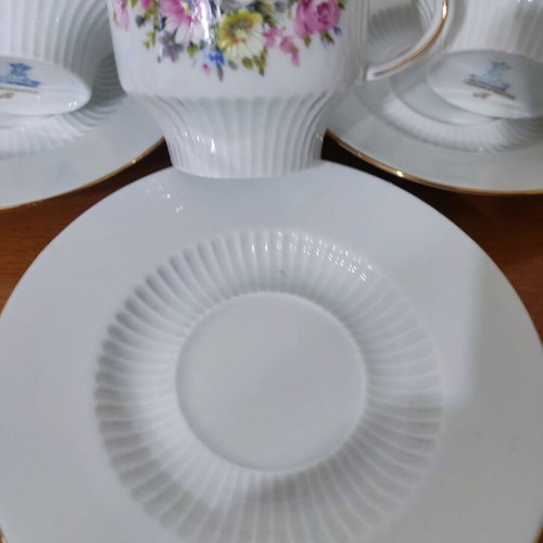Kaiser Romantica porcelain tea set like new