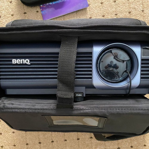 BenQ PB6115 DLP projector with carrying case and screen