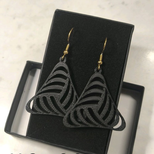 Earrings like new, 4 pairs stainless steel and PLA