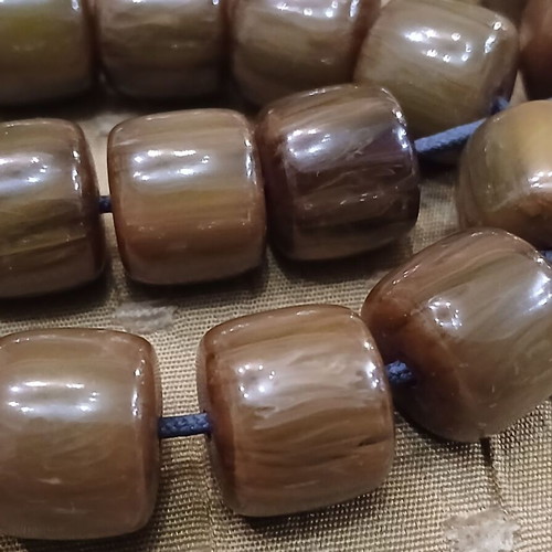 Bakelite komboloi worry beads, marble type, 33 beads