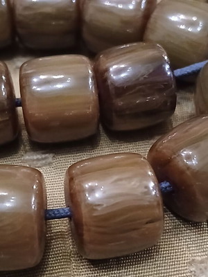 Bakelite komboloi worry beads, marble type, 33 beads
