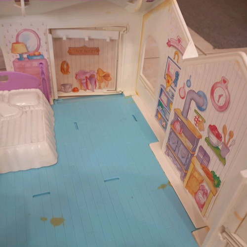 My Little Pony stable used with 2 ponies from 1984