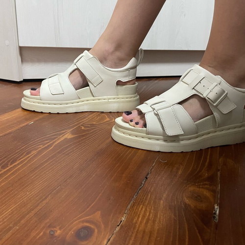 Dr. Martens Kamilah off-white sandals like new, size 39