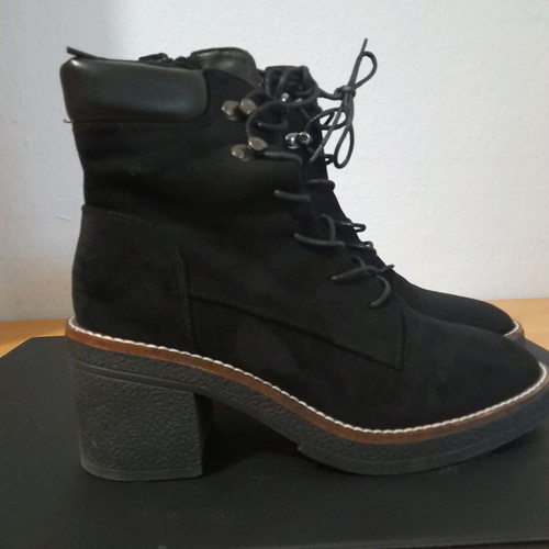 Black suede ankle boots with laces, like new