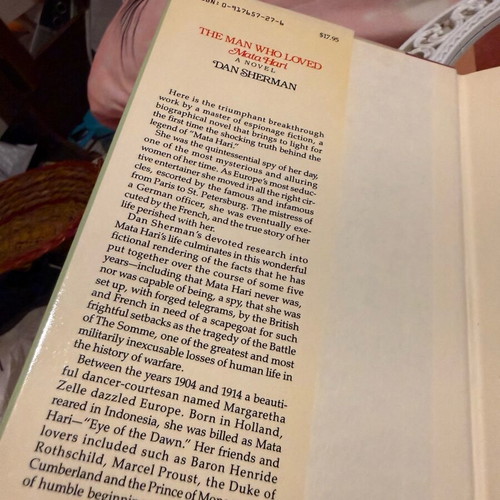 The Man Who Loved Mata Hari Dan Sherman σκληρόδετο σαν καινούργιο αγγλικό μυθιστόρημα