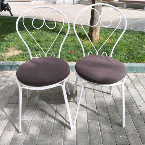 Metal outdoor chairs used, pack of 50 with cushions