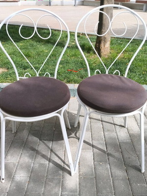 Metal outdoor chairs used, pack of 50 with cushions