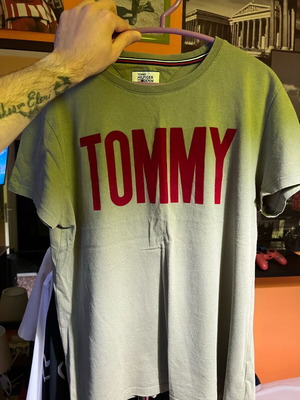 Tommy Hilfiger T-shirt like new, size L, green