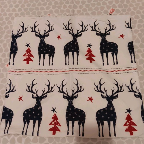 Decorative Christmas pillowcases like new, set of 3 pieces