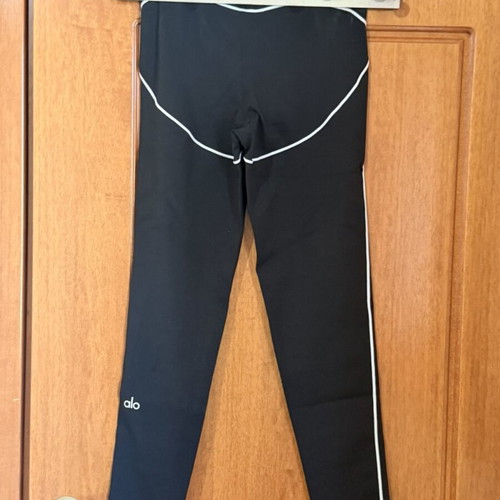 Alo Yoga Airbrush High-Waist Heart Throb Legging, black, size S