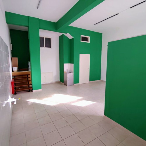 Ground floor commercial space 50 sqm in Aridaia, ready for food use