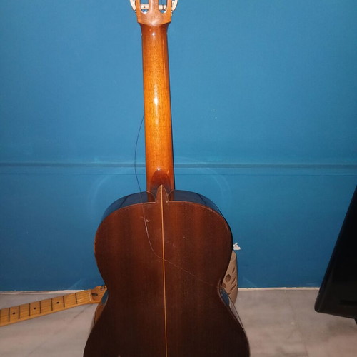 Esteve 1GR01 Classical Guitar used, solid cedar top, mahogany back