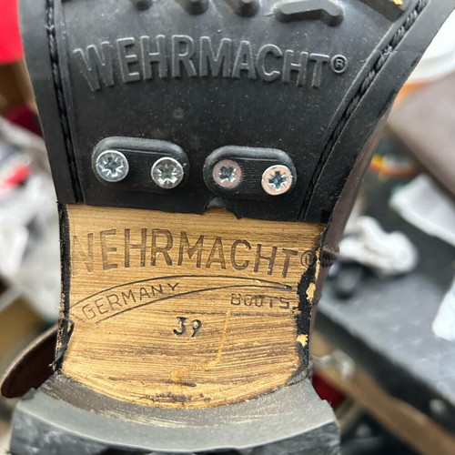 Leather boots from Germany new, size 39, two pairs