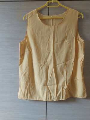 Yellow women's vintage sleeveless t-shirt like new Large/XL