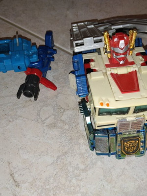 Transformers figures used, pack as shown in photos