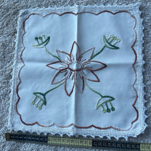 Embroidered doilies used, pack of 6, napkins