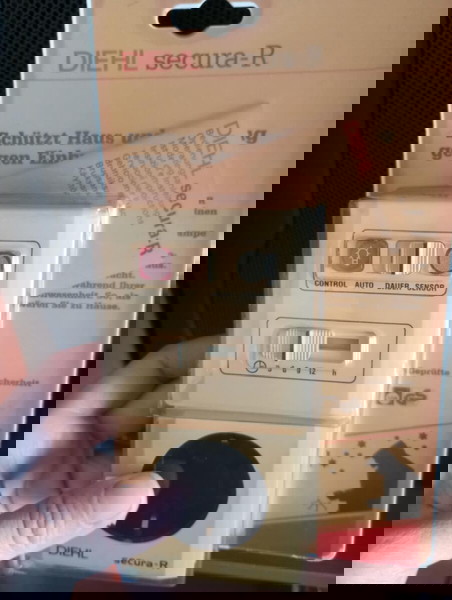DIEHL secura-R ηλεκτρονικός χρονοδιακόπτης με φωτο-αισθητήρα και αυτόματη νυχτερινή λειτουργία