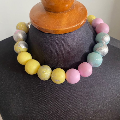 Necklace with round pastel beads and silver detail new