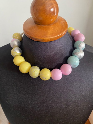Necklace with round pastel beads and silver detail new