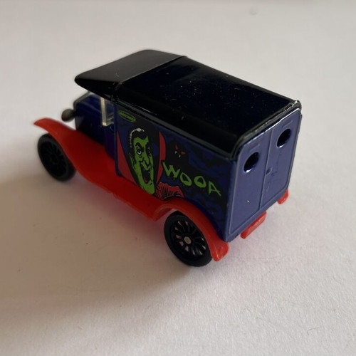 Matchbox 2005 Model T Ford Van 1921 Dracula