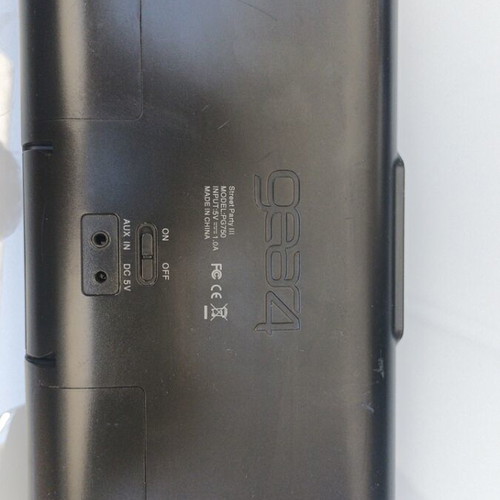 Gear4 StreetParty III PG750 speaker dock like new, vintage style