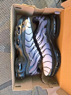 Nike Air Max Plus TN like new, black and purple gradient