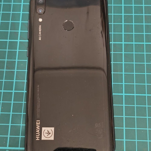 Huawei Y7 2019 DUBLXL smartphone like new, black with accessories
