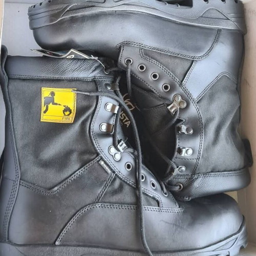 Robusta fire boots, size 44