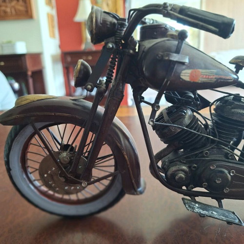Retro road motorcycle miniature new, handmade iron model