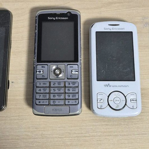 Phones used, 2 Samsung and 2 Sony Ericsson