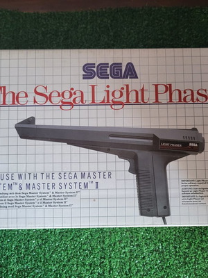 Sega Light Phaser για Master System I / II σαν καινούργιο με κουτί και manual