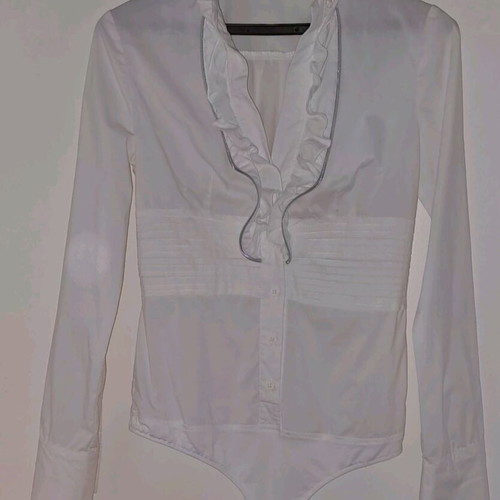 AMA white bodysuit shirt like new with ruffles and elastic waist
