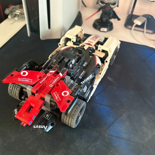 LEGO Technic Formula E Porsche 99X Electric (42137) like new