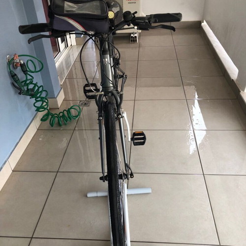Trek Fx1 women's bicycle like new, small, with accessories
