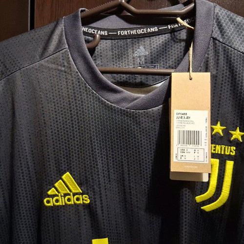 Juventus jersey authentic new size Medium