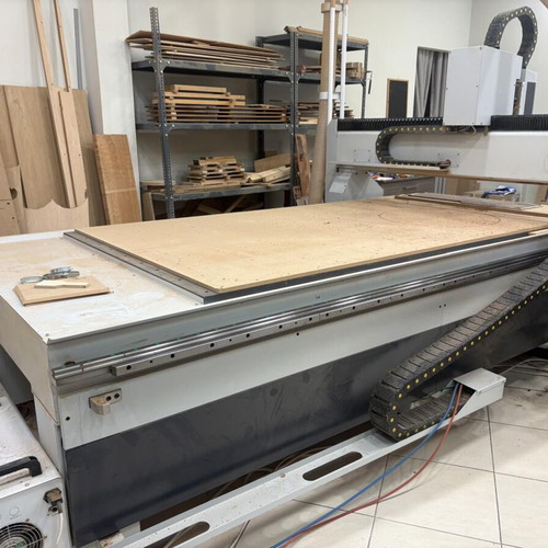 CNC Router ISAC XY 1325 like new, 16 kW, professional use
