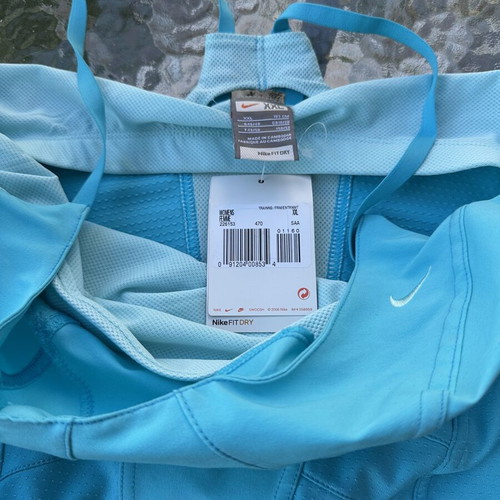 Nike top new, fits size M, blue