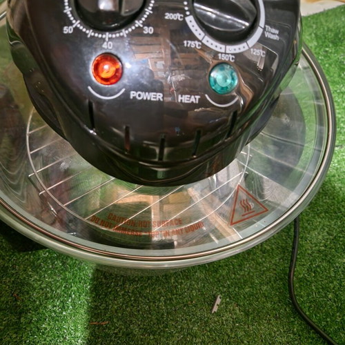 Air Oven like new for baking and thawing