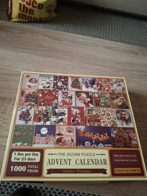 Advent Calendar puzzle like new, Christmas theme