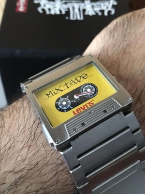 Ρολόι Levi’s Mix Tape σαν καινούργιο, unisex, μπρασελέ από ανοξείδωτο ατσάλι