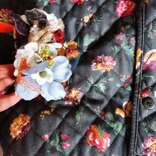 Women's quilted jacket with floral pattern